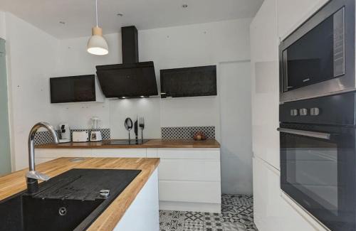 Sigean House | à 5mn de la réserve Africaine, charmante maison de village avec patio