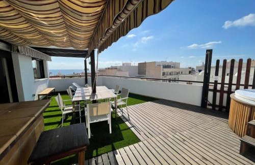 Carboneras Apartment | Ático Cabo de Gata con Terraza, Jacuzzi y vistas al mar