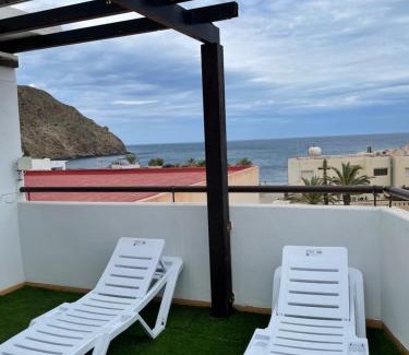 Carboneras Apartment | Ático Cabo de Gata con Terraza, Jacuzzi y vistas al mar