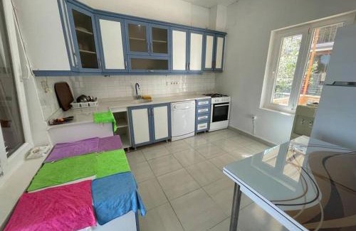 Camlık Mahallesi Apartment | ÇAM AĞAÇLARININ İÇİNDE DENİZ MANZARALI VİLLA