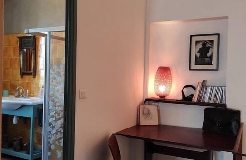 Soyans House | École Communale Restaurée Avec Style et Élégance