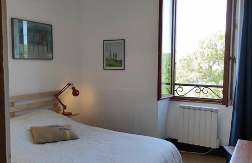 Soyans House | École Communale Restaurée Avec Style et Élégance