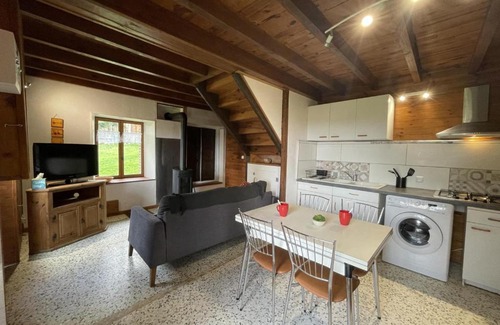 Chatel-Montagne House | Écrin de Verdure à Châtel-Montagne pour Déconnexion Romantique - FR-1-489-447