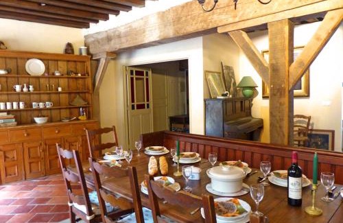 Herisson House | Élégant cottage médiéval restauré avec piscine, cheminée, proche du golf et attractions culturelles - FR-1-489-335