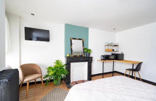 Montivilliers Apartment | Élégante chambre avec salle de douche privative