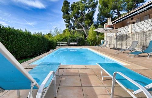 Carnoux-en-Provence Villa | élégante villa avec piscine privée près de cassis