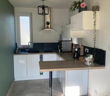 Penin House | Étable rénovée en studio à la campagne