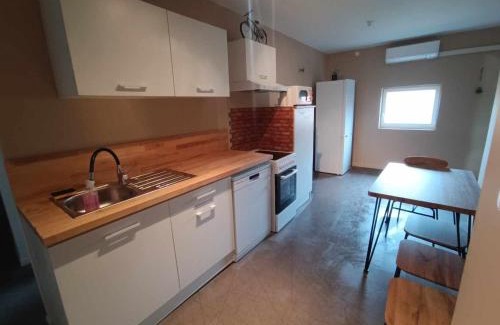 Saint-Lumier-la-Populeuse Apartment | Évasion rustique et confortable