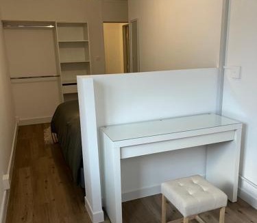 Sainte-Clotilde Apartment | Évasion urbaine