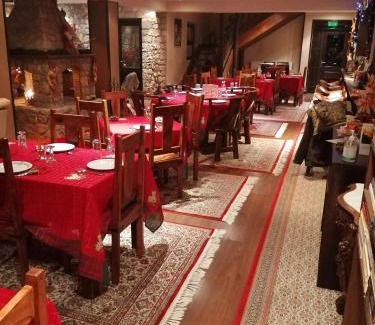 Vitina Hotel | Αέσκω