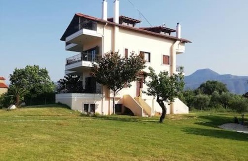 Aigio House | κτήμα ΝΟΣΤΟΣ