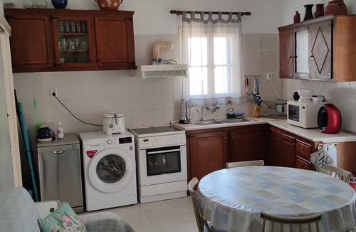 Kamares House | Μοναδική εξοχική κατοικία στην παραλία των Καμαρών