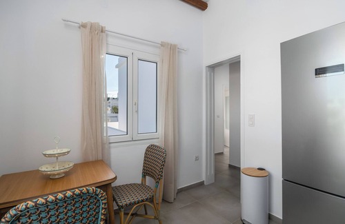 Adamas Apartment | Μπαλκόνι με θέα/Viewtiful balcony