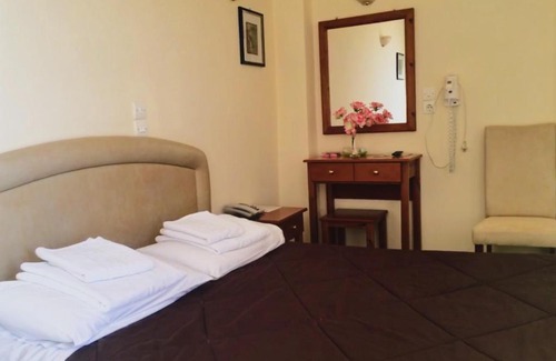 Kokkinorrachi Hotel | Ξενοδοχείο "Ηραία"