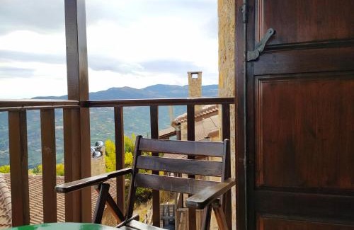 Synikia Mesi Trikalon House | Ξενώνας Λίκνο