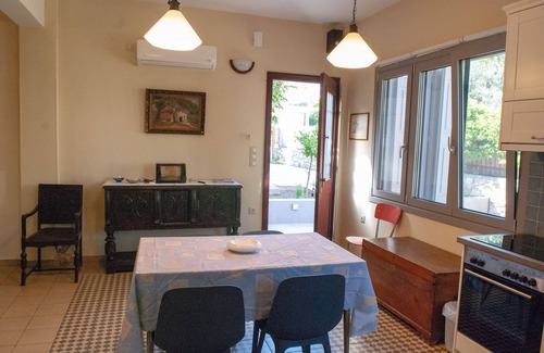 Lesvos House | Παραδοσιακός πύργος, χτισμένος το 1827.