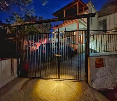 Leonidio House | Το σπίτι του Καντήλα