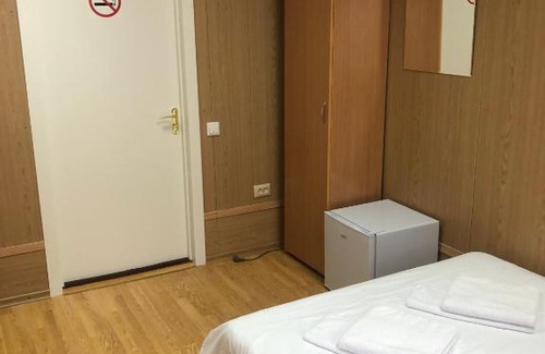 Zapadnyy okrug Hotel | Гостевой дом с геранью