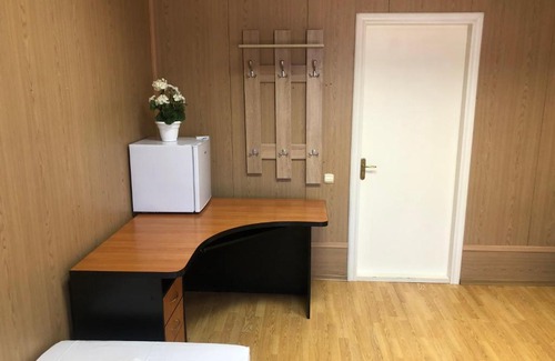 Zapadnyy okrug Hotel | Гостевой дом с геранью