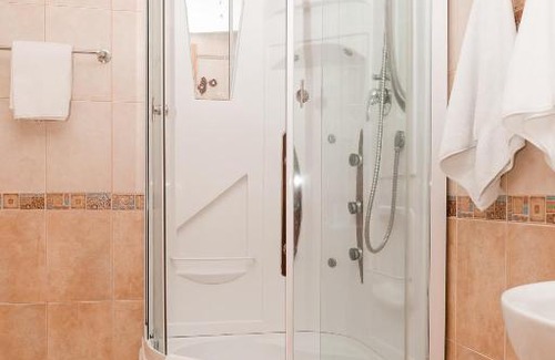 Verkhnyaya Pyshma Hotel | Гостиный Двор