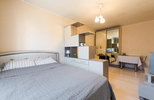 Dekabristov Island Apartment | Квартира у метро Приморская