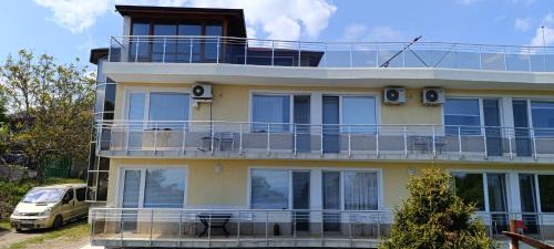 Primorski House | Къща за гости ,Лозница ГТ'
