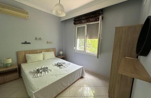 Nea Peramos House | Къща с две спални