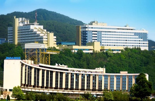 Nebug Resort | Молния Ямал Курортный Комплекс 2 корпус Ямал