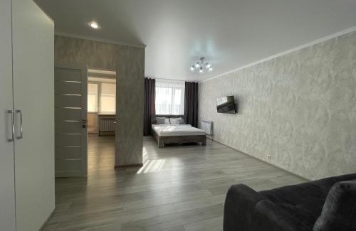 Petropavlovsk Apartment | Новостройка дворец спорта бизнес-класс с ортопедическим матрасом и белым постельным
