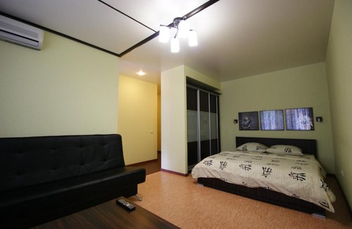 Vtoraya Pyatiletka Apartment | Турист Хаус Апартаменты пл Советская