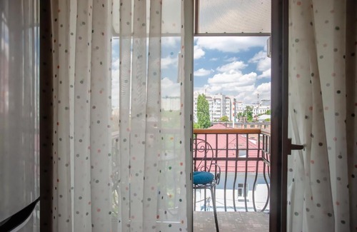 Leninskiy rayon Apartment | Уютная квартира в сталинке с видом на Садовую