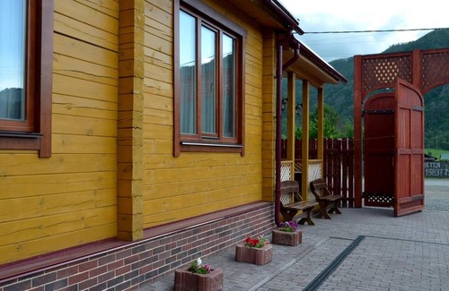 Patmos Hotel | Чемальское подворье