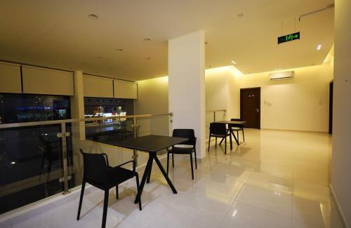 Riyadh Hotel | سكون الحزم للشقق المخدومه