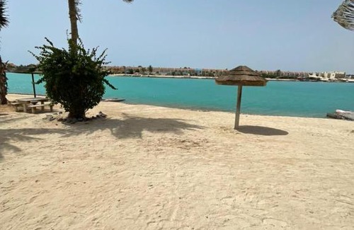 Durrat Al-Arous Villa | سي بوون الشاطئ الذهبي درة العروس