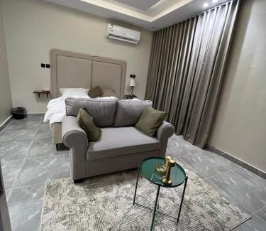 Al Izdihar Apartment | شقة بصالة و استديو بتاثيث مودرن