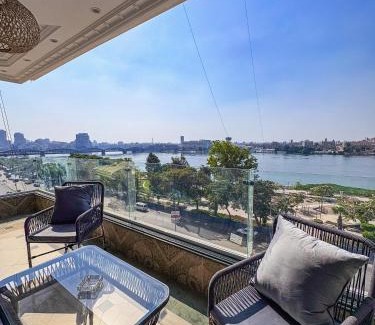 Cairo Apartment | شقة على النيل امام ممشى اهل مصر