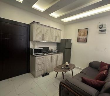 Suwailih Apartment | شقة فاخرة - غرفتين نوم وصالة صغيرة مع بلكونة Modern 2 Bedrooms Appartment with Balcony