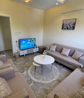 Shihar Apartment | شقة للعائلات بغرفتين نوم واطلالة على الحديقة - وصول ذاتي