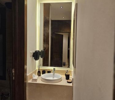 Riyadh Apartment | غرفه فاخره 2