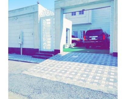 Al Khobar House | فيلا بغرفة نوم ومجلس ومسطح اخضر