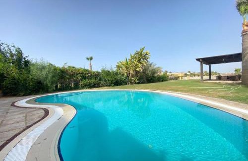 Marina El Alamein Villa | فيلا فاخرة أول صف صخري م