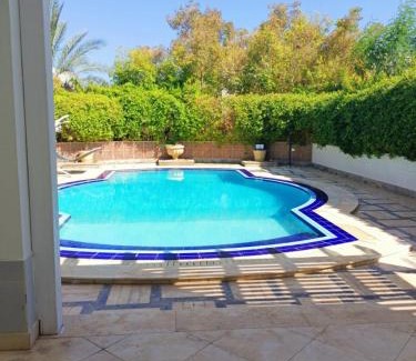 El Hadaba Villa | كارلتون فيلا بمسبح خاص واطلاله علي البحر اربع غرف نوم