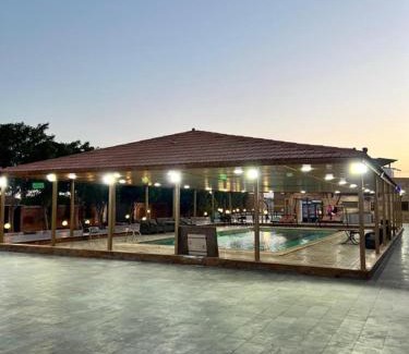 Jordan Ski Chalet | مزرعة وشاليه ادم