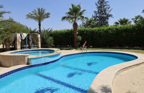 Giza Governorate Ski Chalet | منتجع الندي