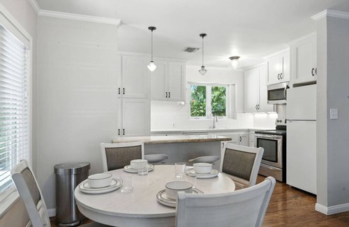 Sherman Oaks Apartment | ৎ୭ Cedros Serenity Stay ৎ୭