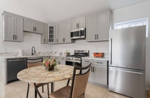 Winnetka House | ৎ୭Bright & Gorgeous Canoga Park Guesthouseৎ୭