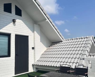 Rayong House | บ้านสมดุลมิตร Hidden Private White Brick House Rayong