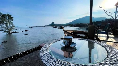 Ko Libong House | บ้านหัวเรือโฮมสเตย์เกาะลิบง Baan huaruea homestay