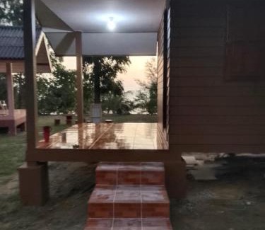 Ko Phaluai House | ปุณยวีร์โฮมสเตย์