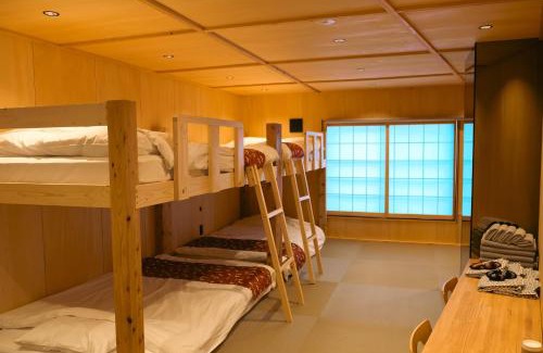 Kaminarimon Hotel | 万雷ホテル